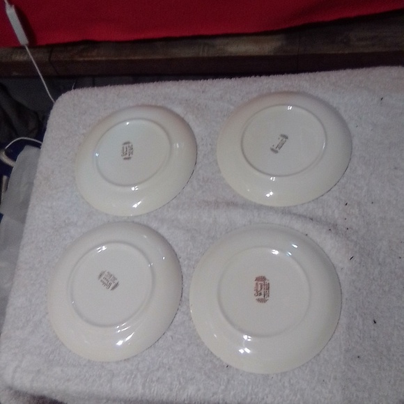 Golden Wheat Plates - Picture 2 of 2